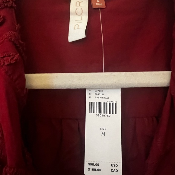 Pilot burgundy top with floral raised pattern - Picture 2 of 3